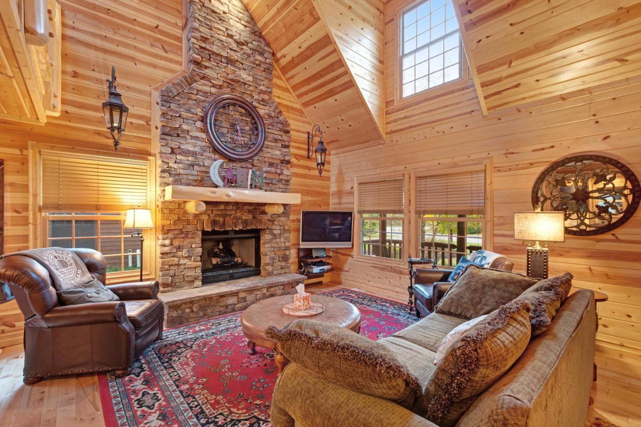 Kingfisher Cove Cabin 2 Саугатук Екстериор снимка