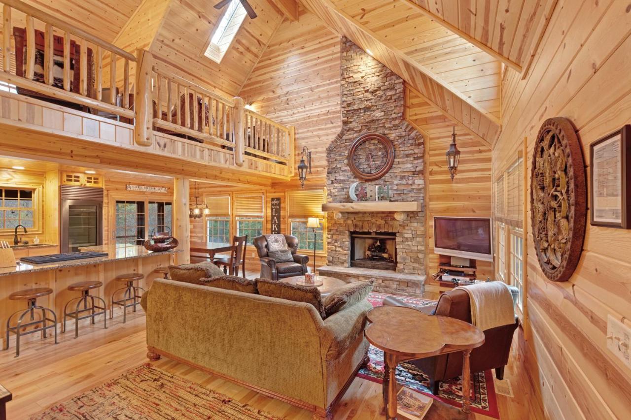 Kingfisher Cove Cabin 2 Саугатук Екстериор снимка